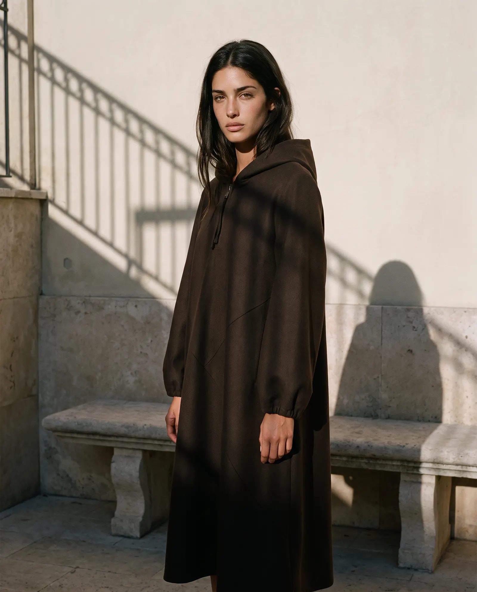 Abito con cappuccio marrone GUS FW26